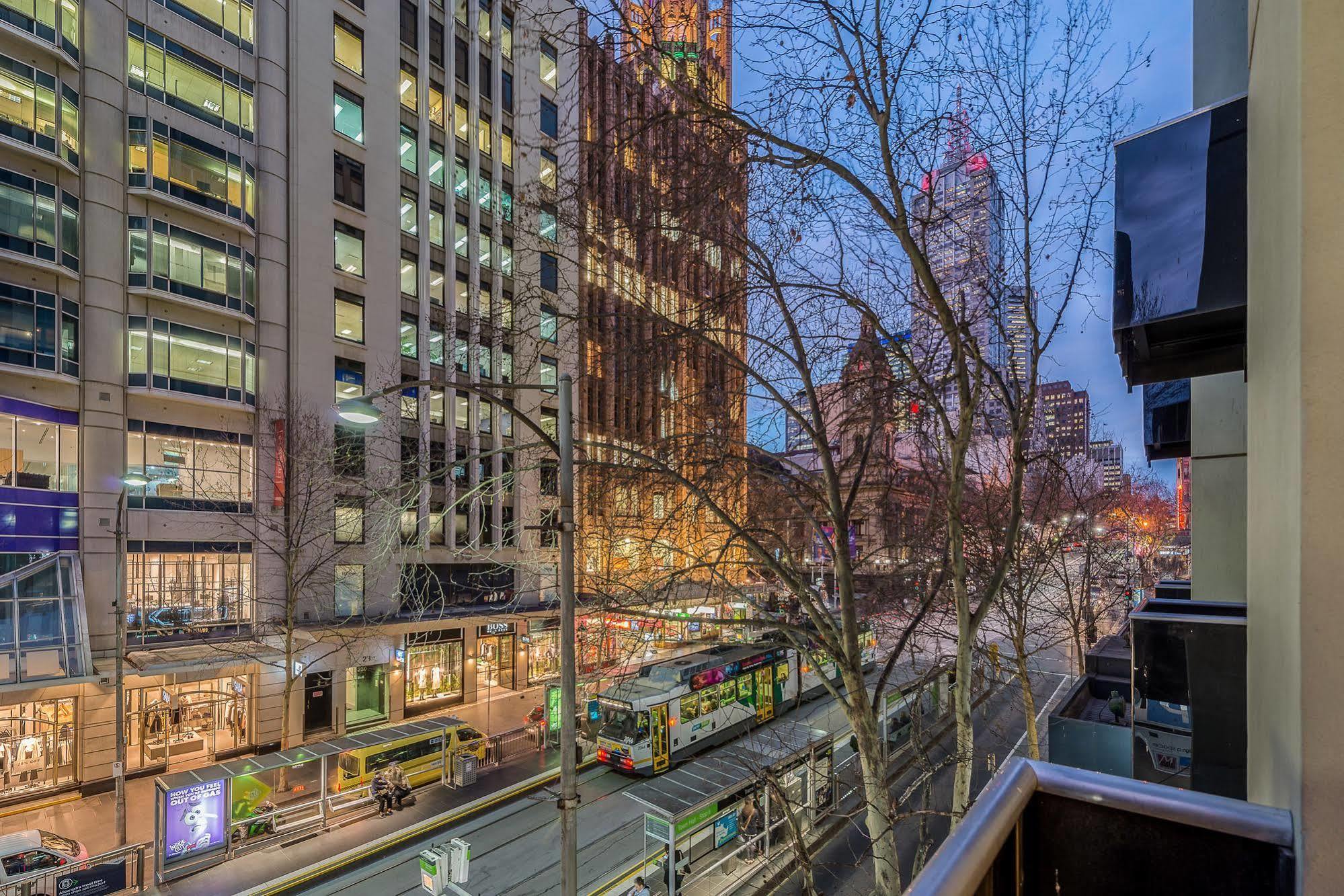 Breakfree On Collins Aparthotel Melbourne Exterior photo